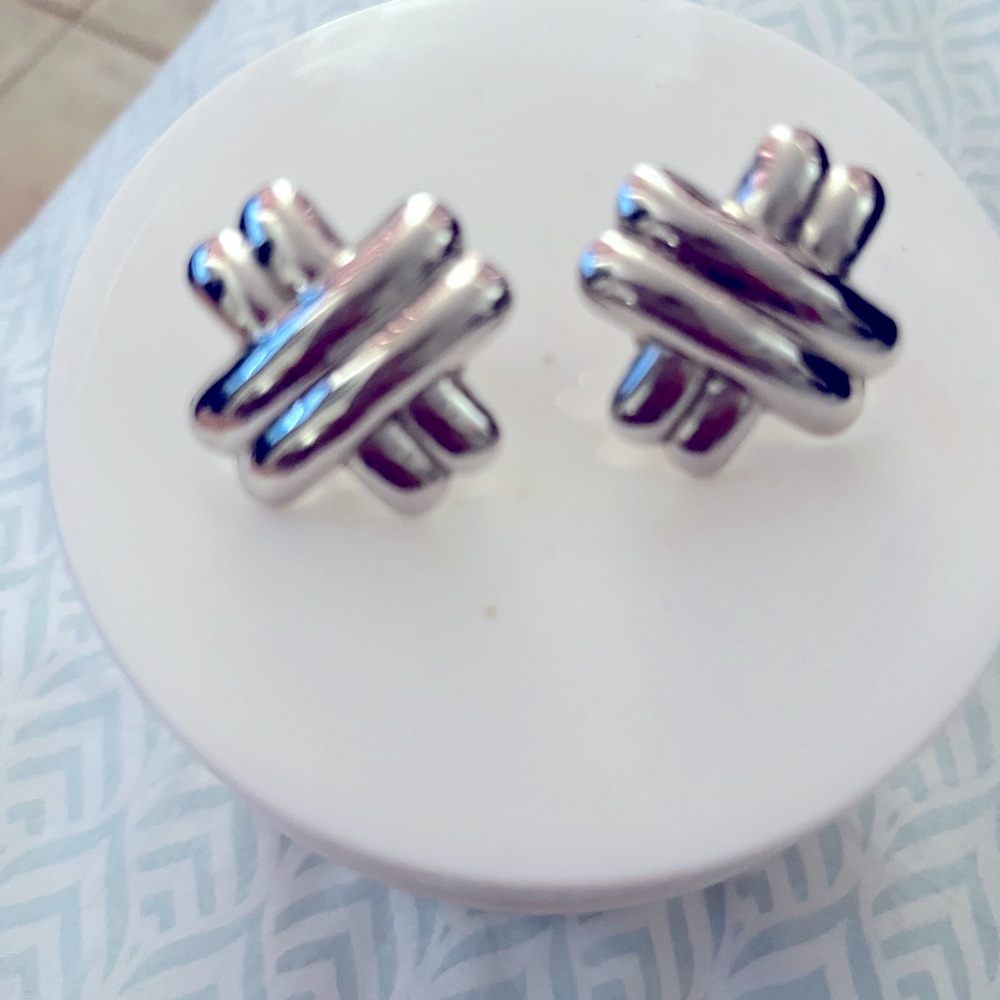 White gold 10k earrings